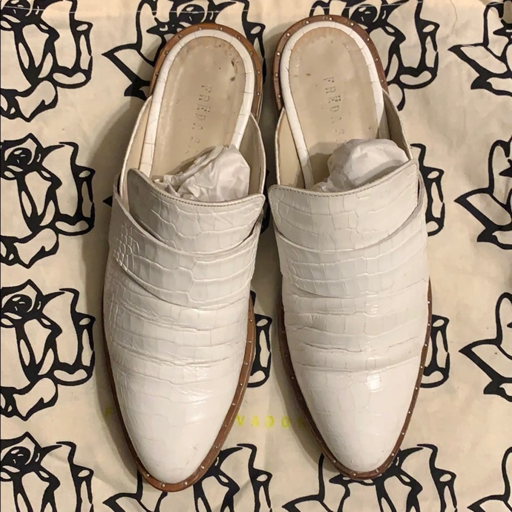 Freda Salvador white Keen mules